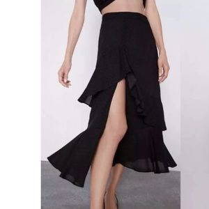 NWT ZARA POLKA DOT RUFFLED SKIRT